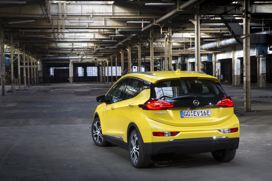  Opel Ampera-e 2016 года  (фото 18 из 44)
